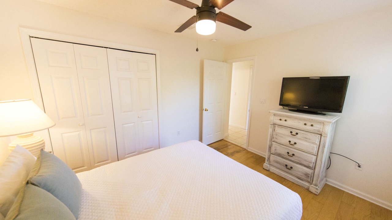 Photo of Bedroom in Gulfview Heights
