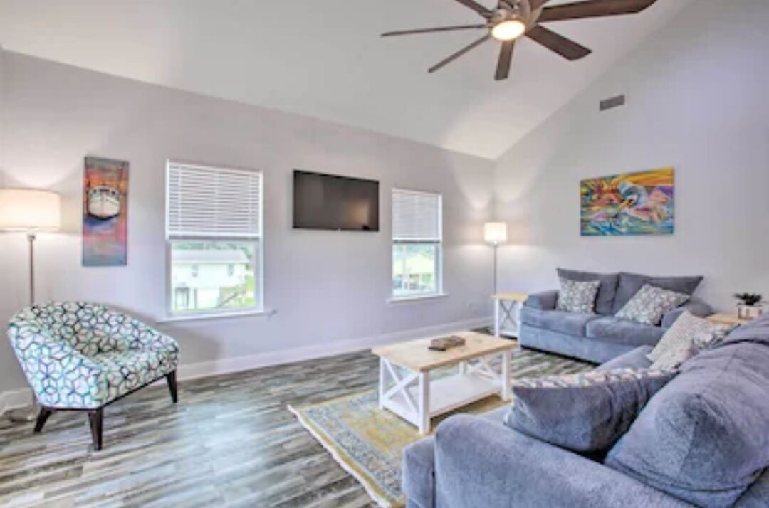 Photo of Livingroom in Shoreline Park