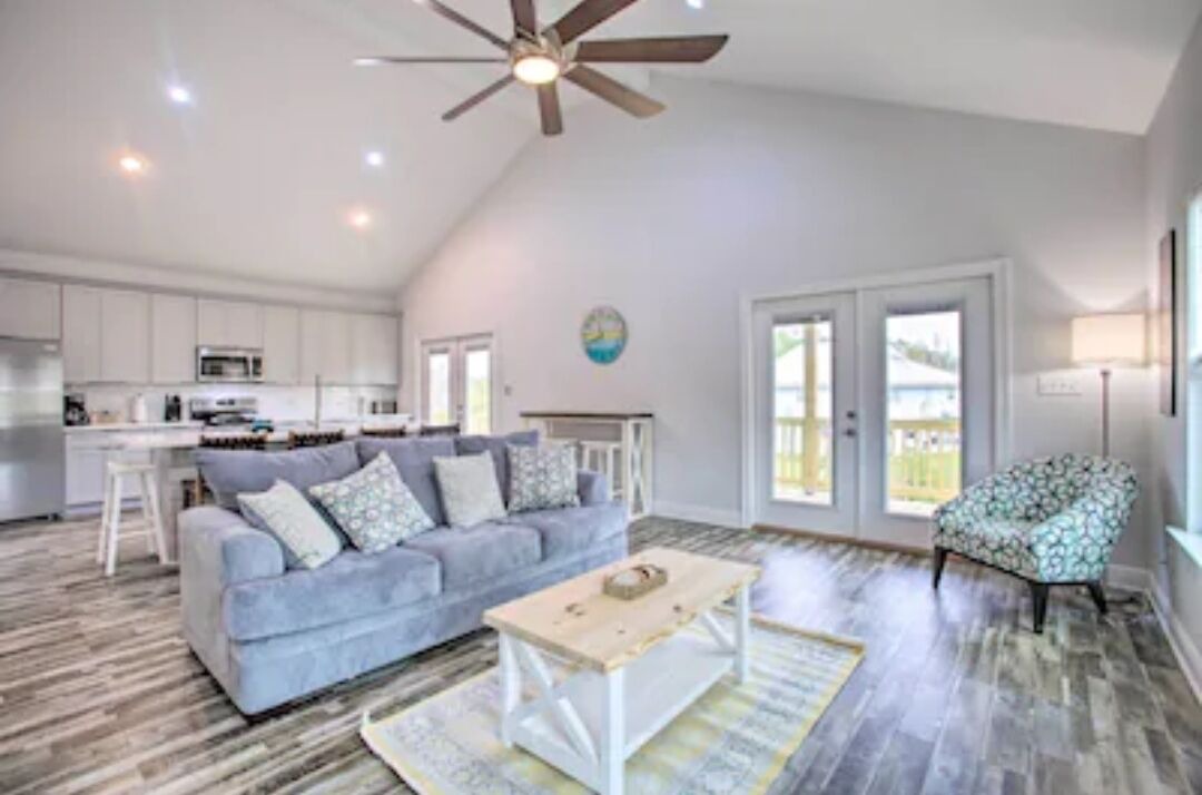 Photo of Livingroom in Shoreline Park