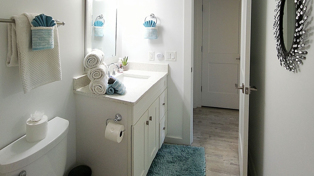 Photo of Bathroom in Summer Breeze