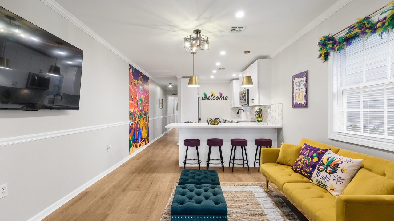 Photo of Livingroom in Mid-City