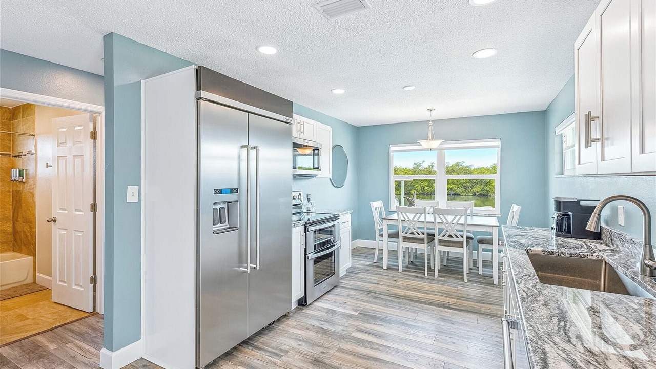 Photo of Bedroom in River Isles
