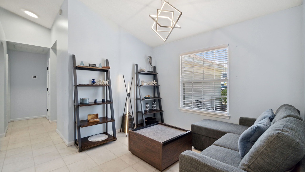 Photo of Livingroom in Thomas Drive
