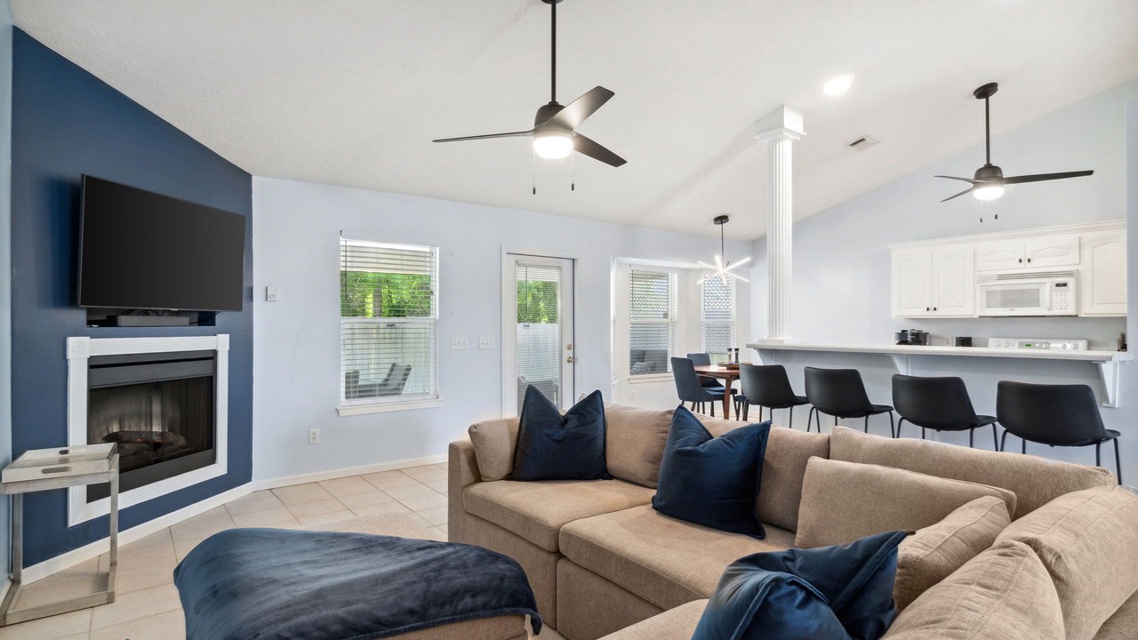 Photo of Livingroom in Thomas Drive