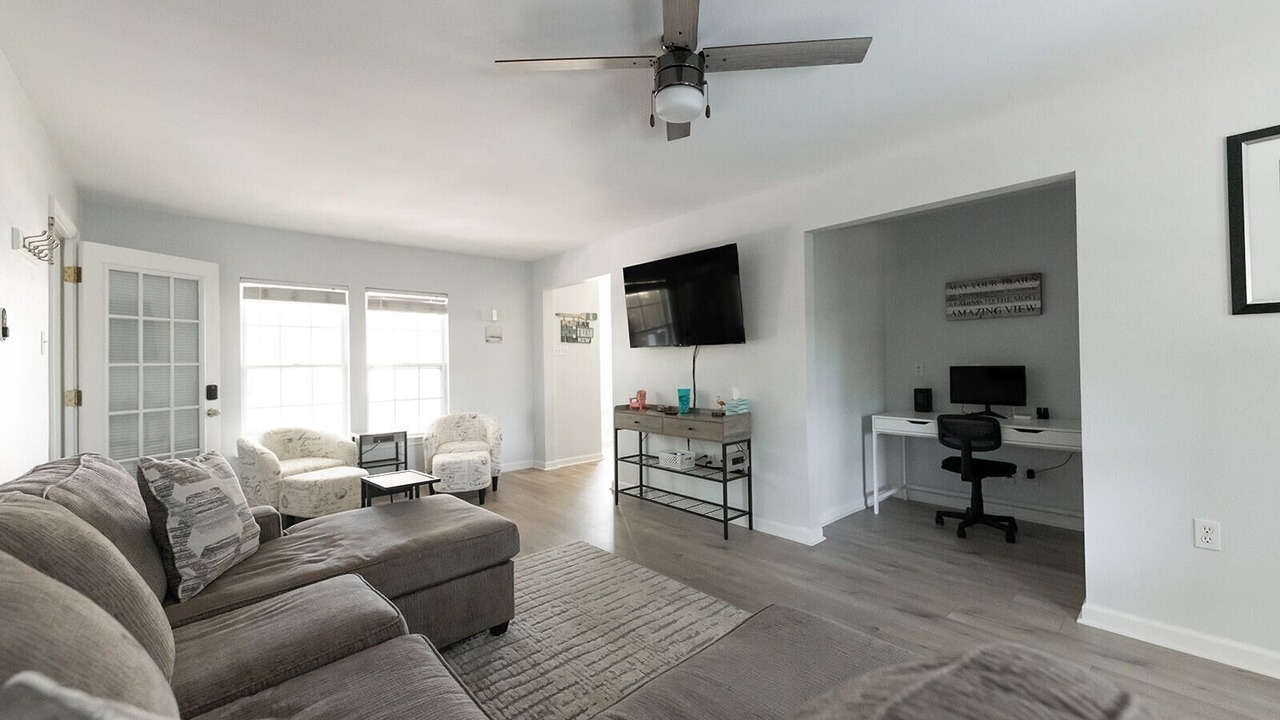 Photo of Livingroom in Waveland