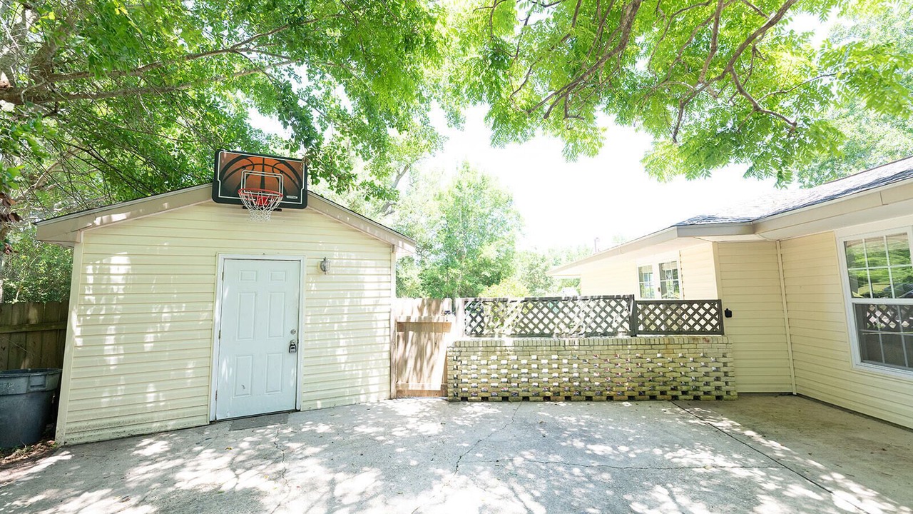 Photo of Outdoor in Waveland