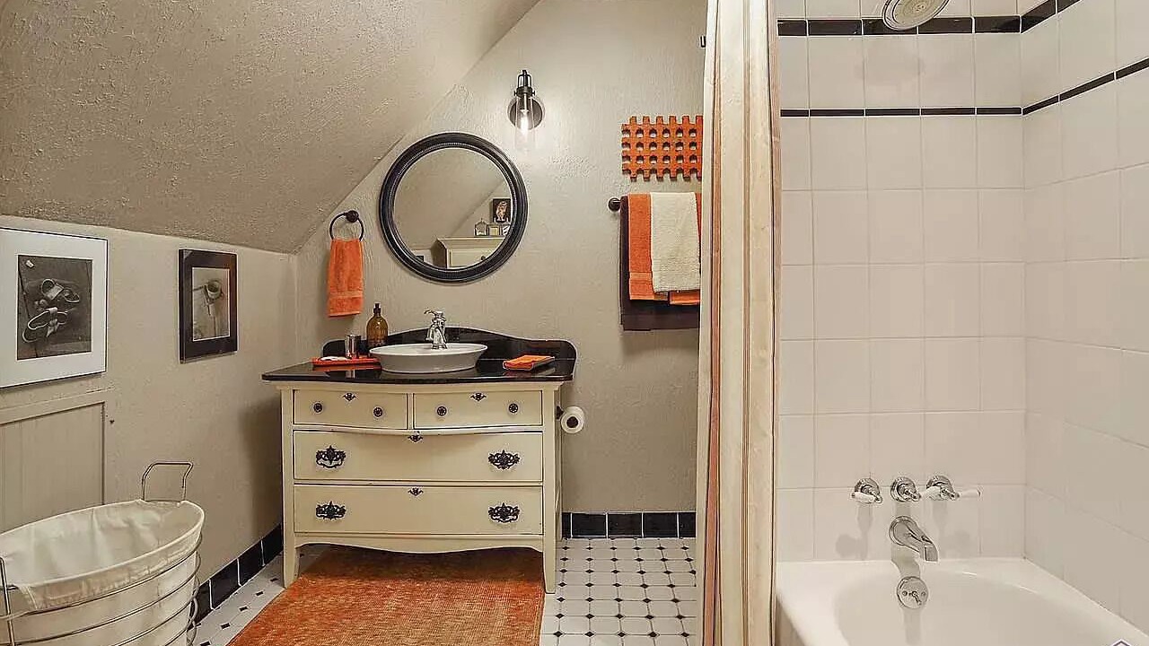 Photo of Bathroom in Highlands - Perkins