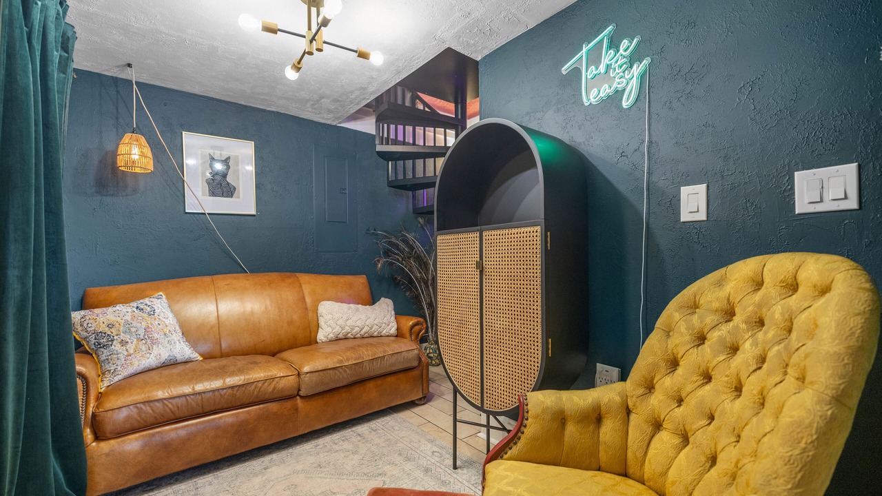 Photo of Livingroom in Historic District