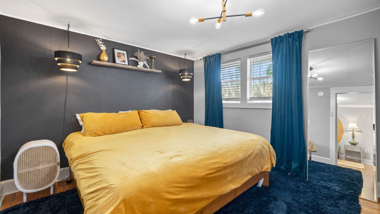 Photo of Bedroom in Historic District