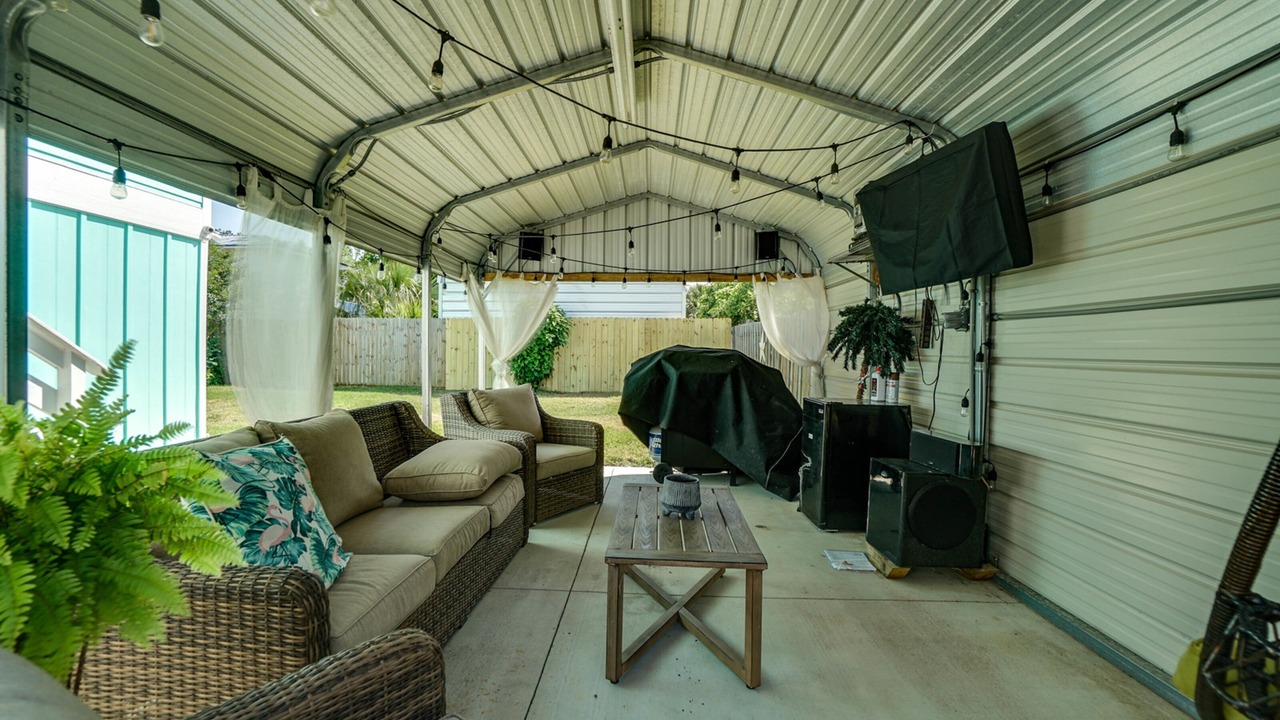 Photo of Patio Balcony in Holiday Beach
