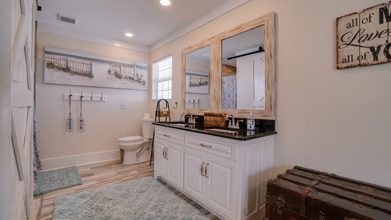 Photo of Bathroom in Holiday Beach