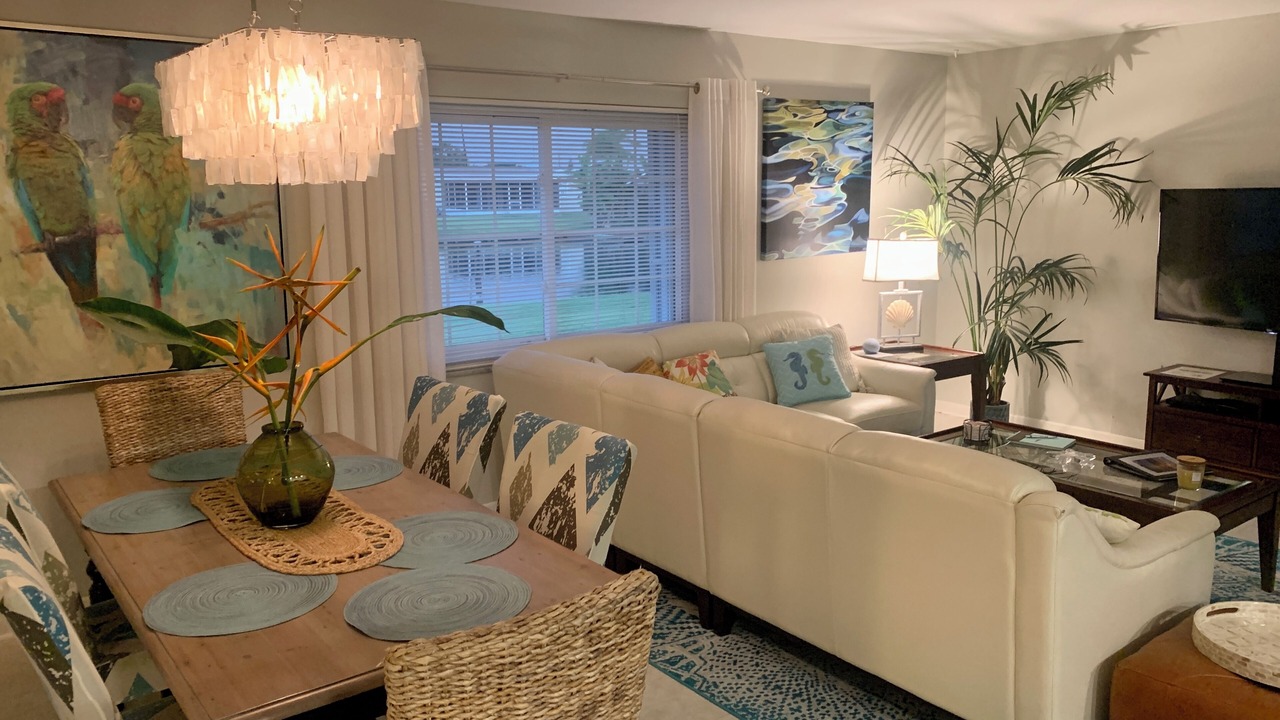 Photo of Livingroom in River Isles