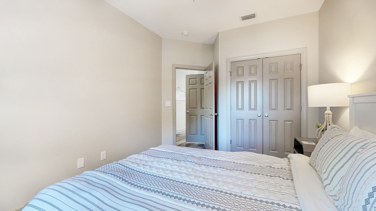 Photo of Bedroom in Riviera Beach