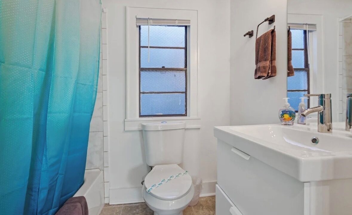 Photo of Bathroom in South 7th Ward