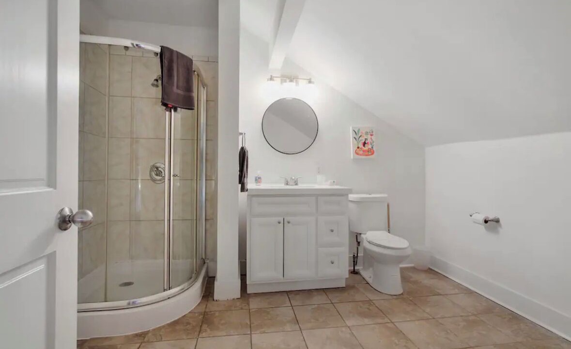 Photo of Bathroom in South 7th Ward