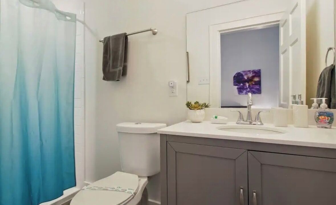 Photo of Bathroom in South 7th Ward