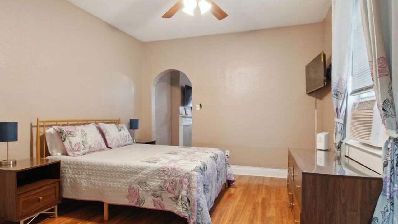 Photo of Bedroom in Holy Cross District