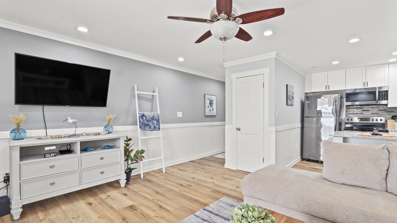 Photo of Livingroom in Lower Grand Lagoon