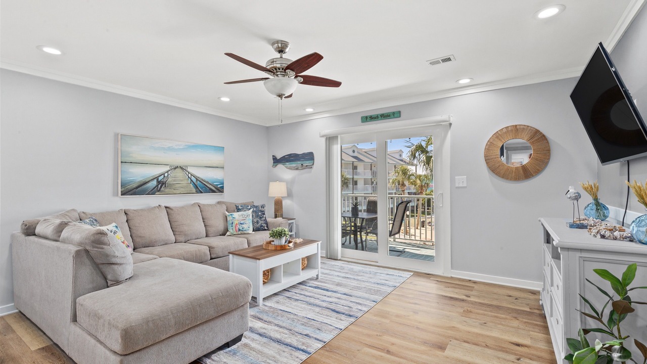 Photo of Livingroom in Lower Grand Lagoon