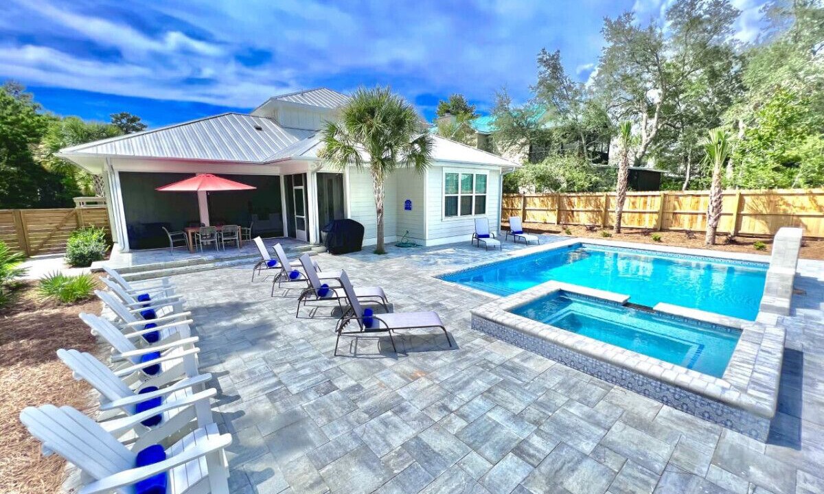 Photo of Outdoor in White's Gulfview