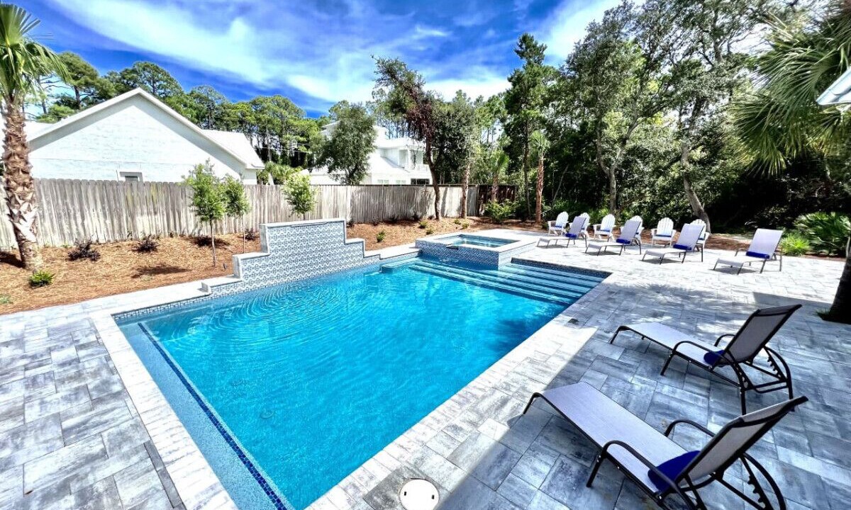 Photo of Outdoor in White's Gulfview