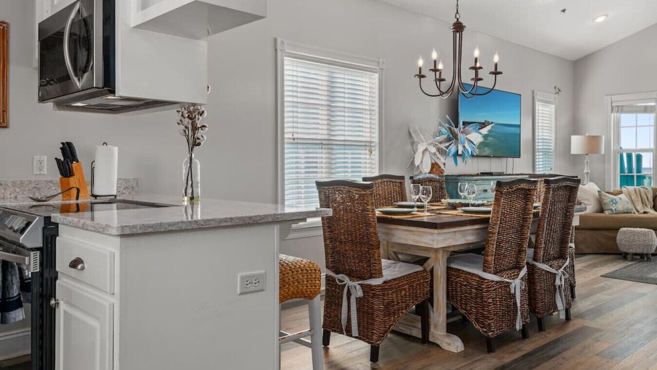 Photo of Kitchen in Lullwater Beach