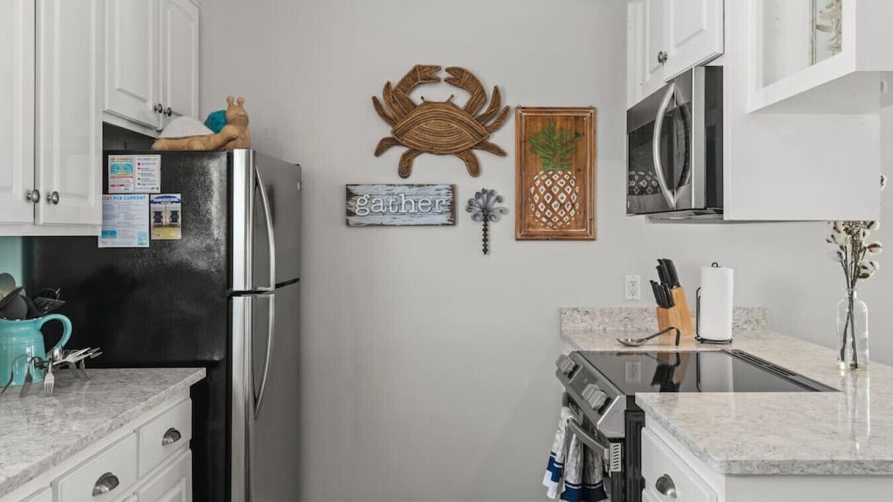 Photo of Kitchen in Lullwater Beach