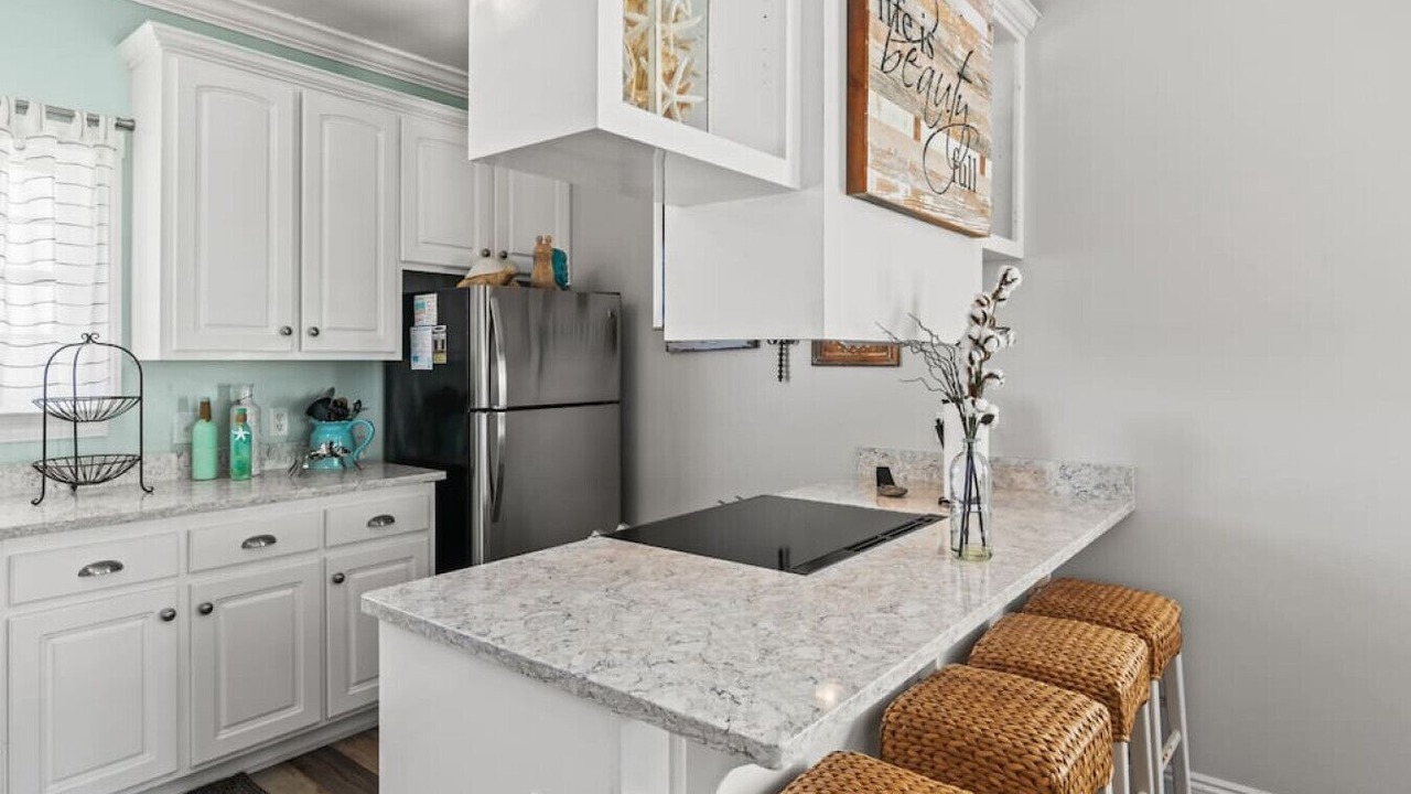 Photo of Kitchen in Lullwater Beach