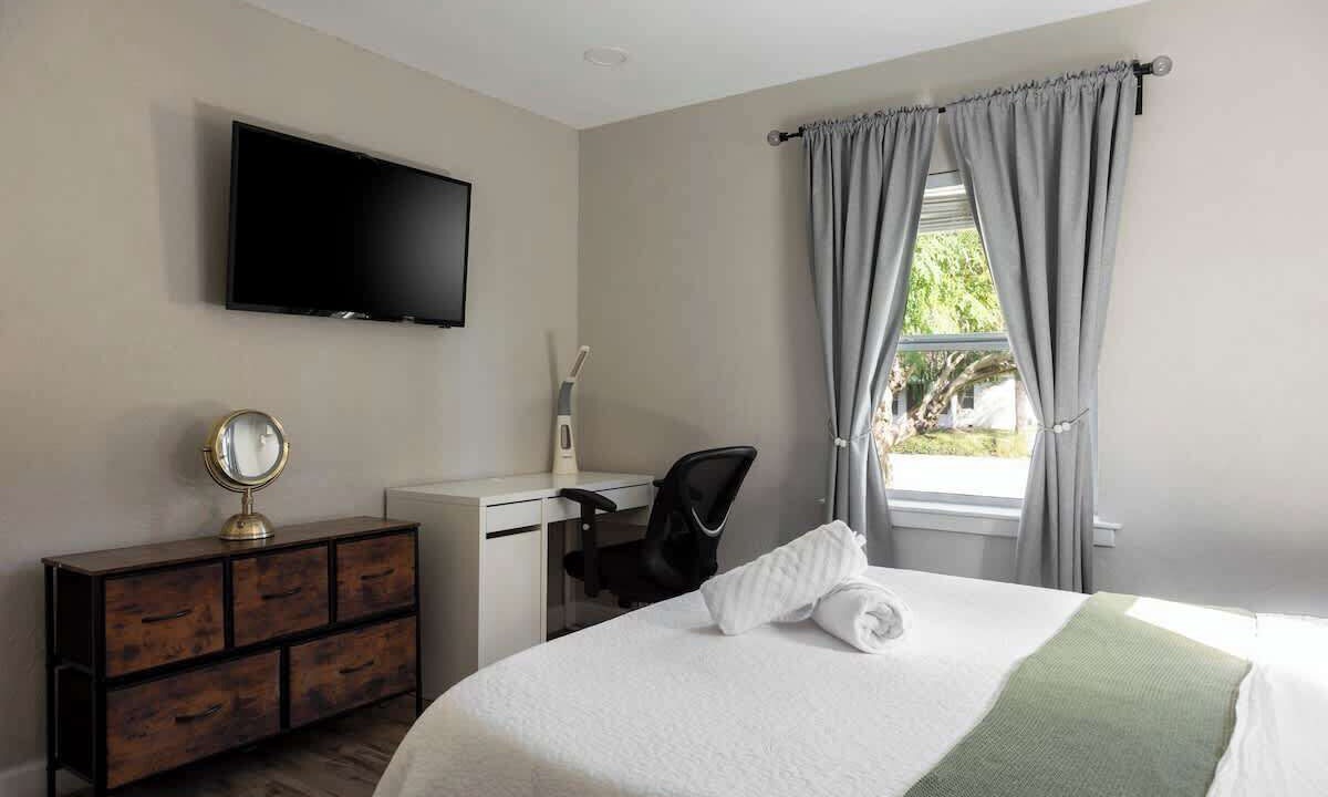 Photo of Bedroom in North Andrews Gardens