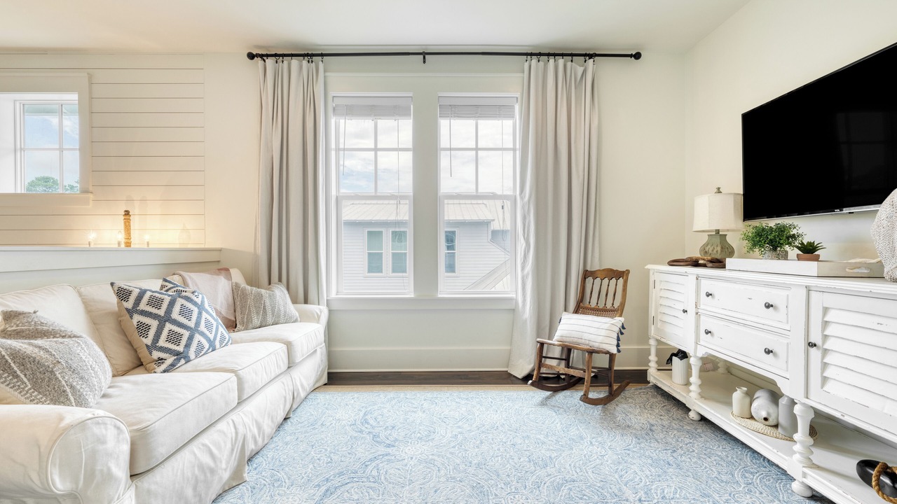 Photo of Livingroom in Greenway Park