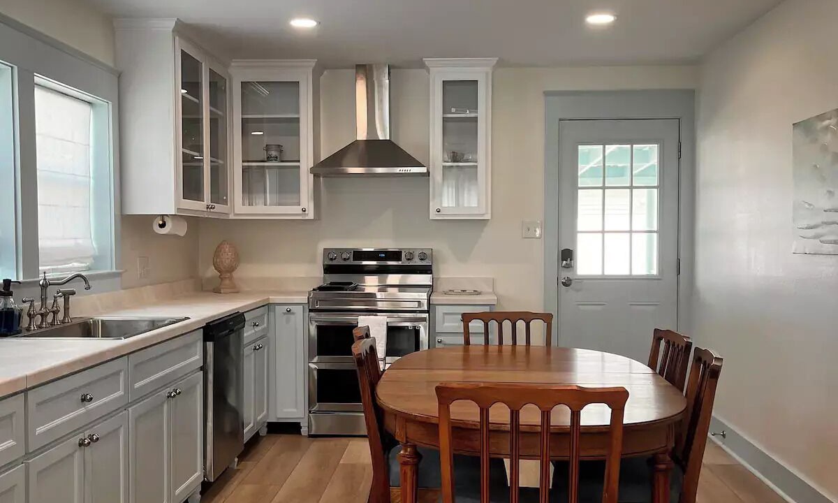 Photo of Kitchen in Cut Off
