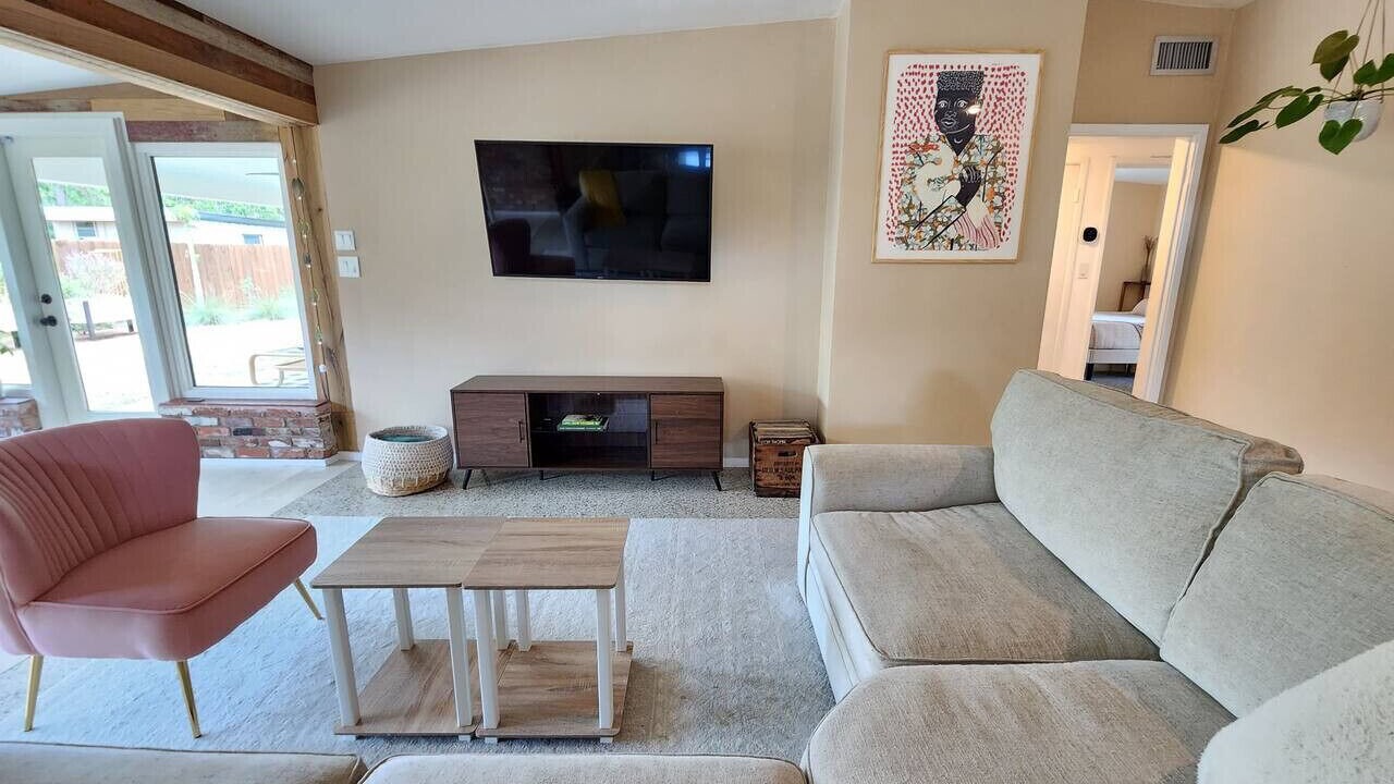 Photo of Livingroom in Audubon Park