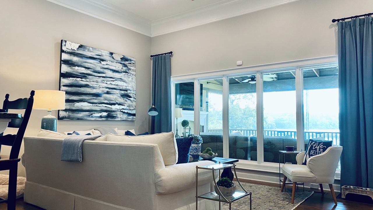 Photo of Livingroom in Northport
