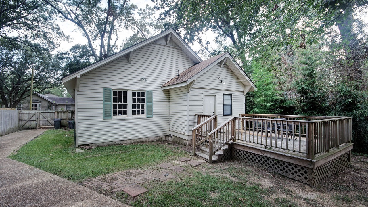Photo of Outdoor in Fondren