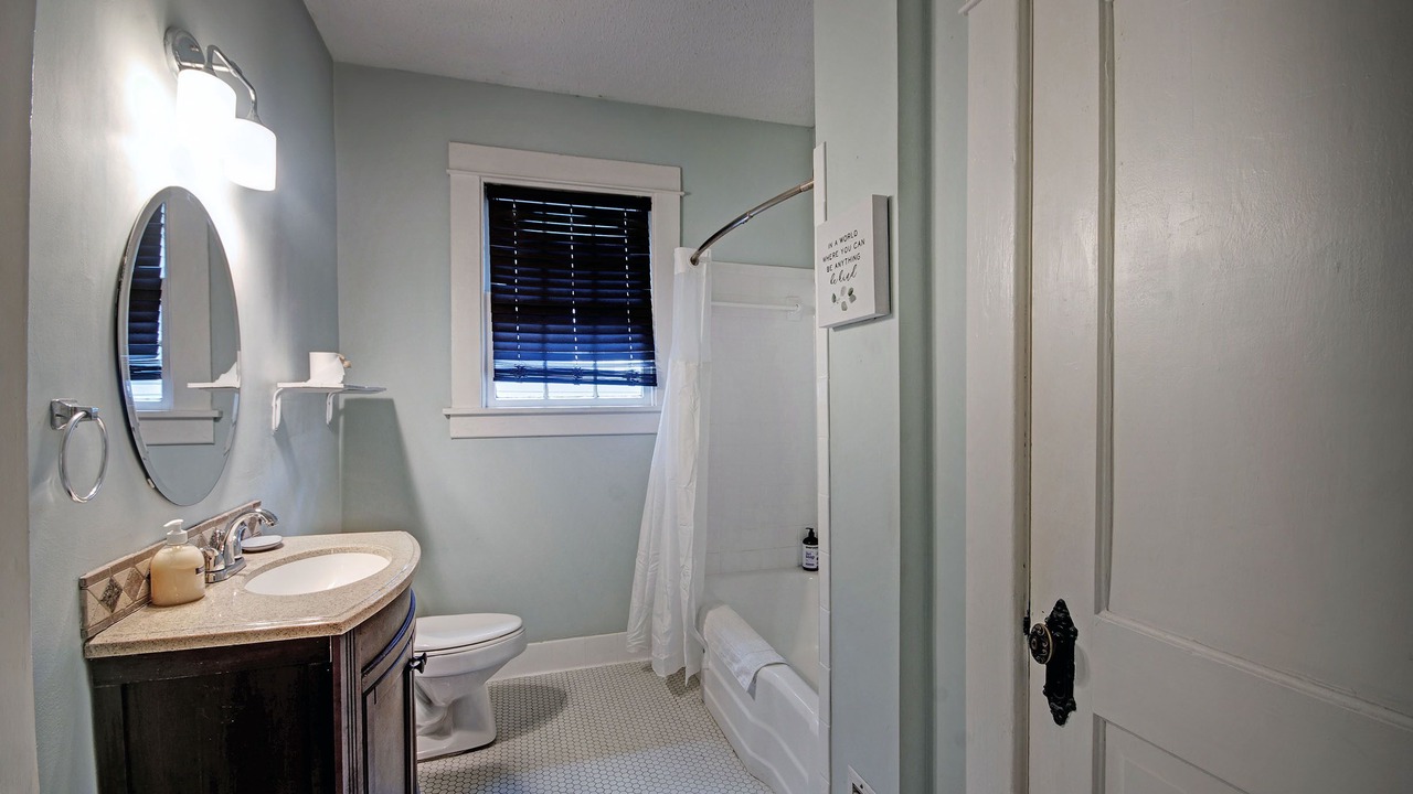 Photo of Bathroom in Fondren