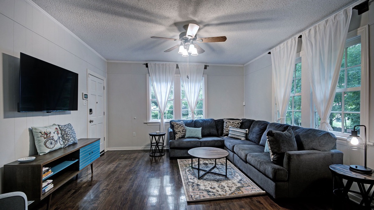 Photo of Livingroom in Fondren