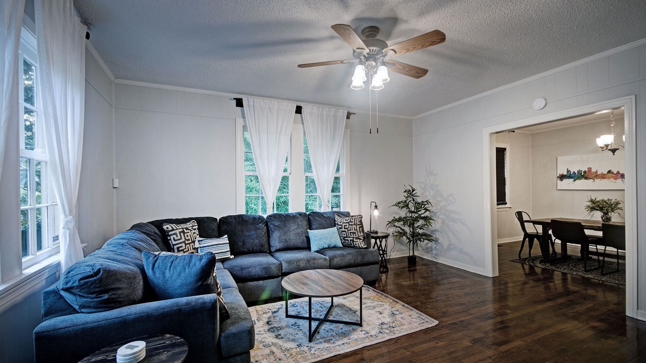 Photo of Livingroom in Fondren