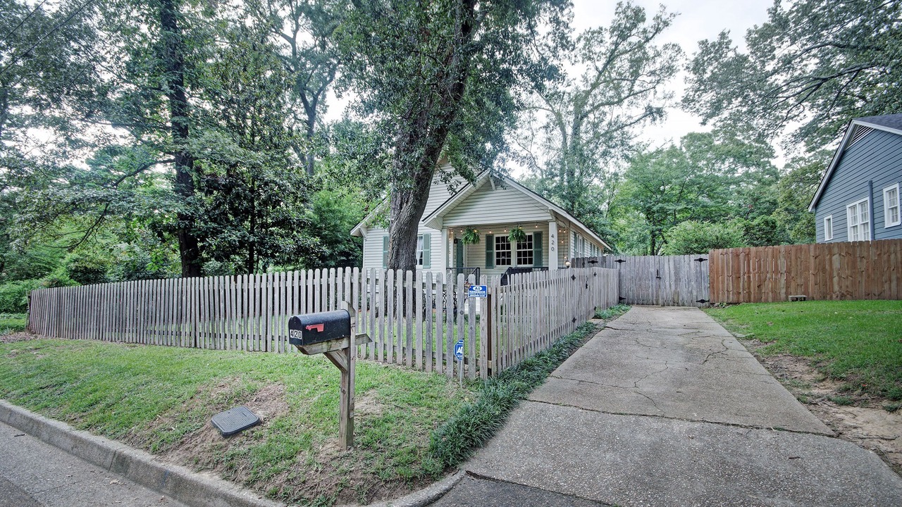 Photo of Outdoor in Fondren