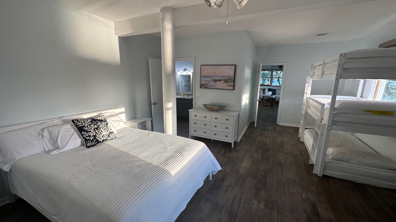 Photo of Bedroom in Mary Esther