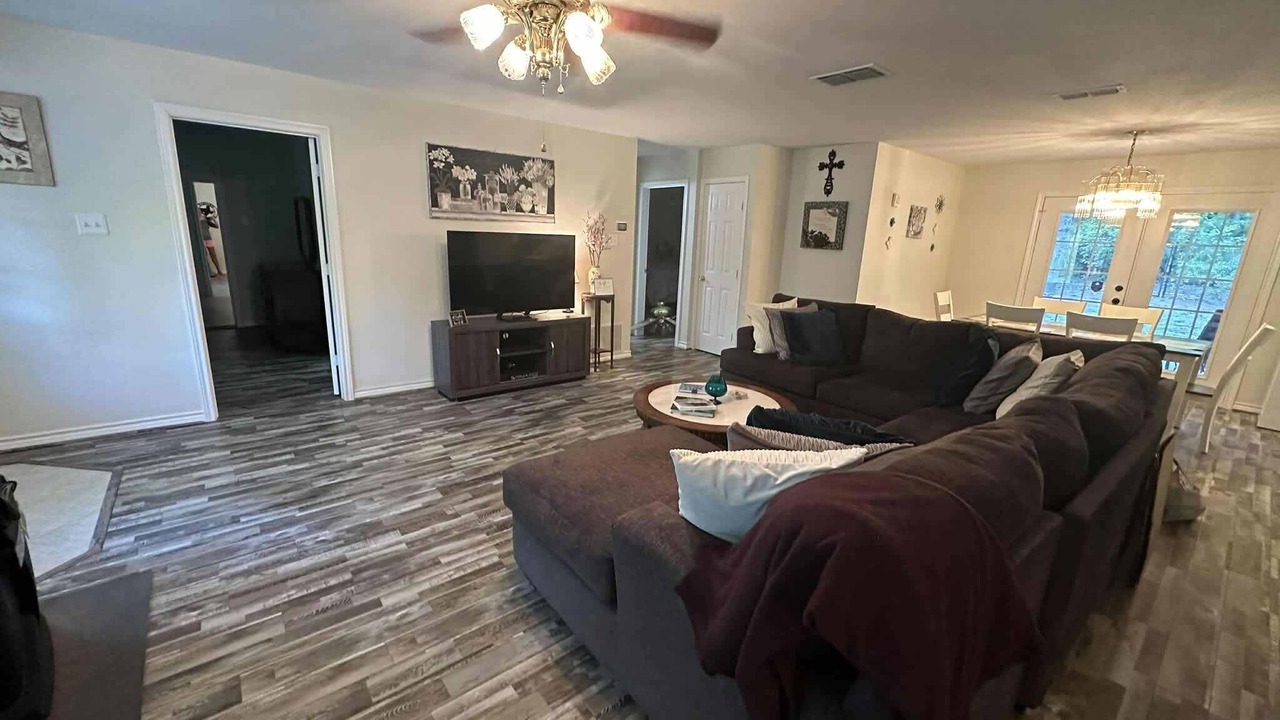 Photo of Livingroom in Kilgore