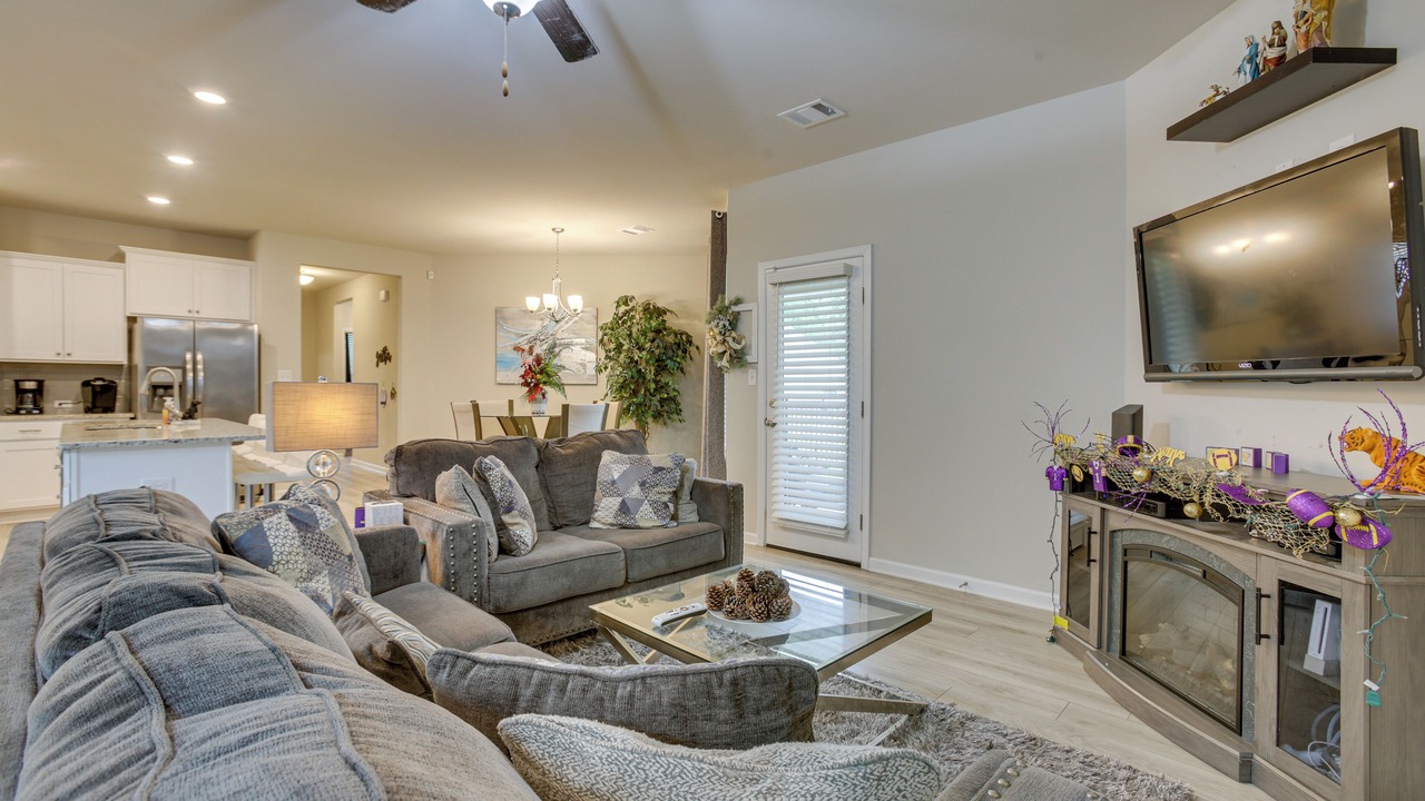 Photo of Livingroom in Highlands - Perkins