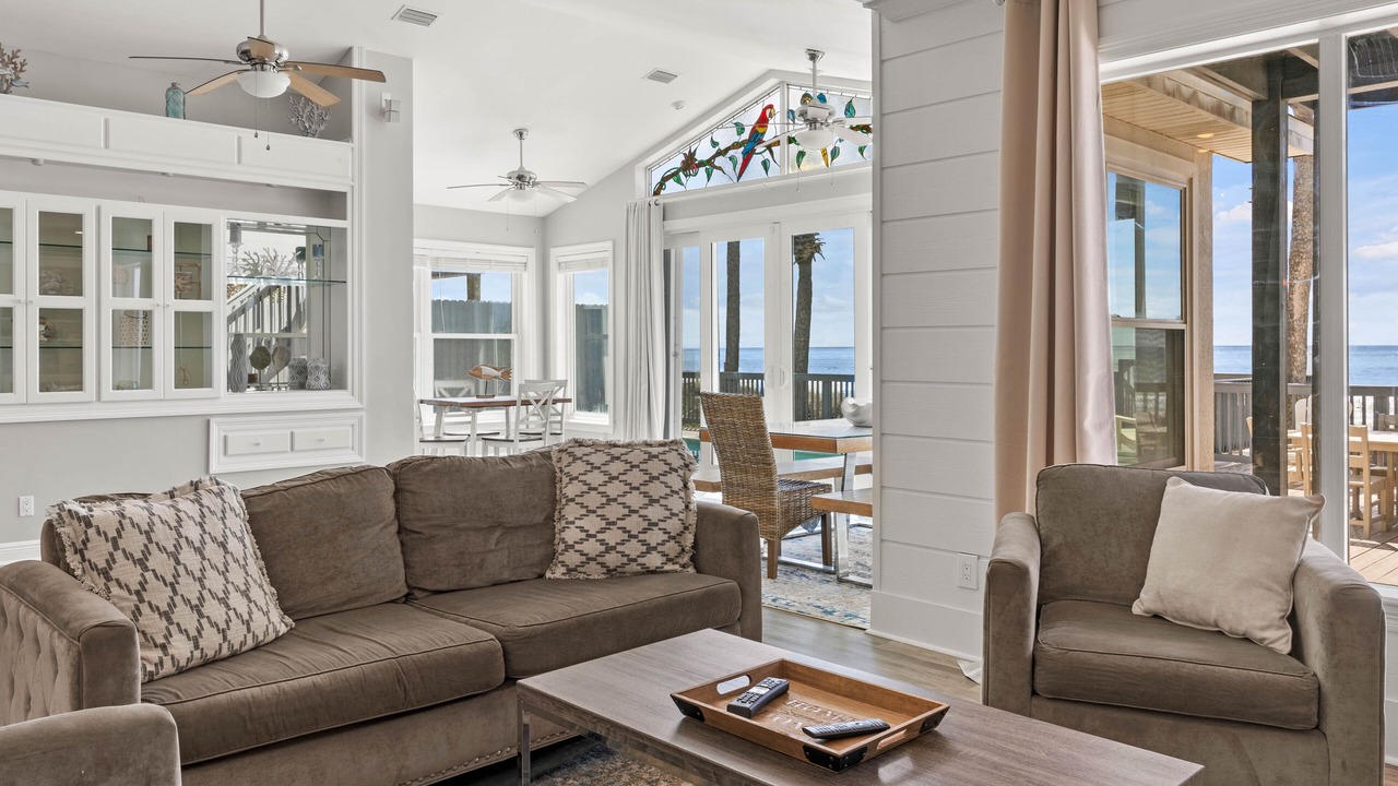 Photo of Livingroom in Bahama Beach