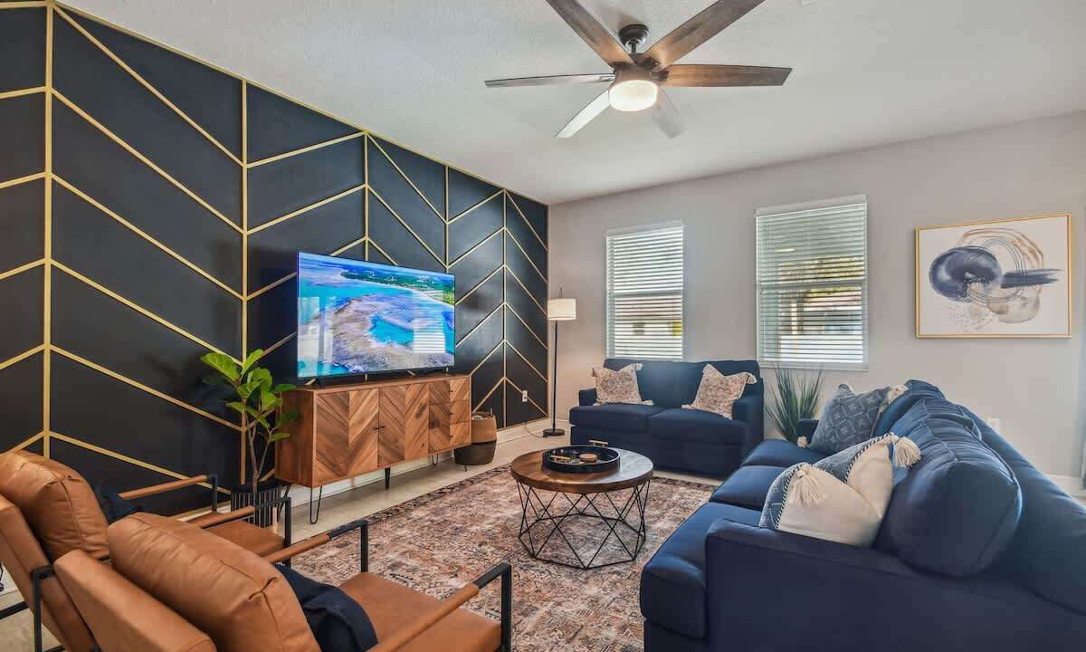 Photo of Livingroom in North Hyde Park