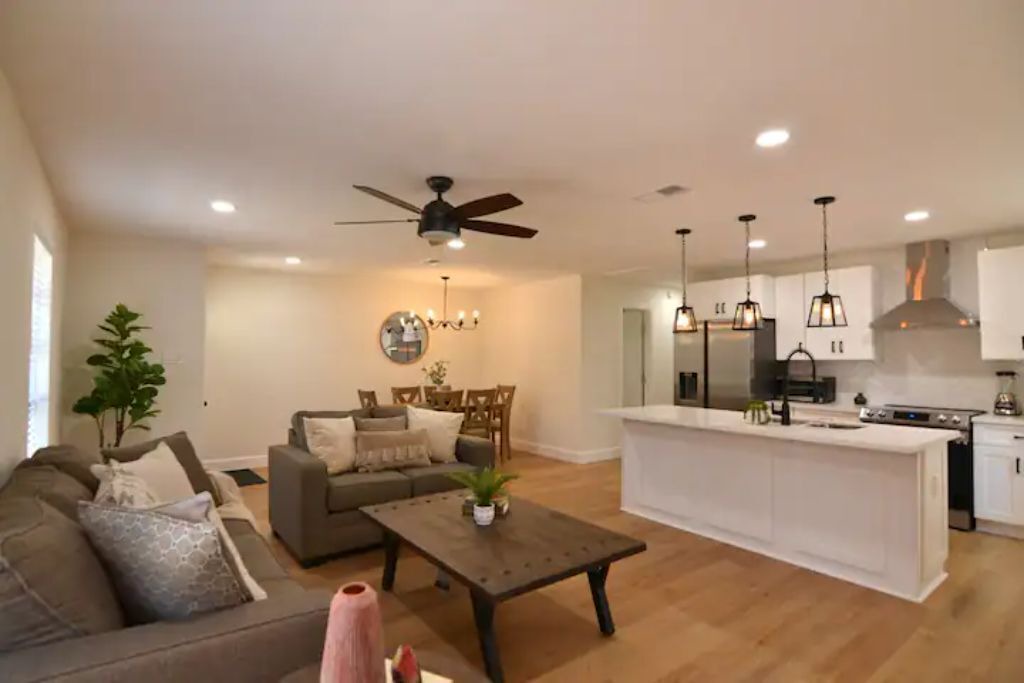 Photo of Livingroom in Baytown