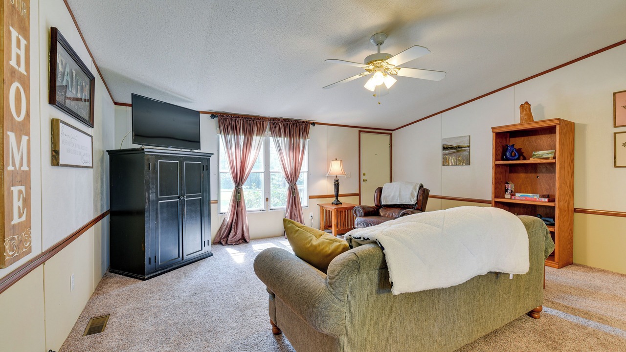 Photo of Livingroom in Washington County