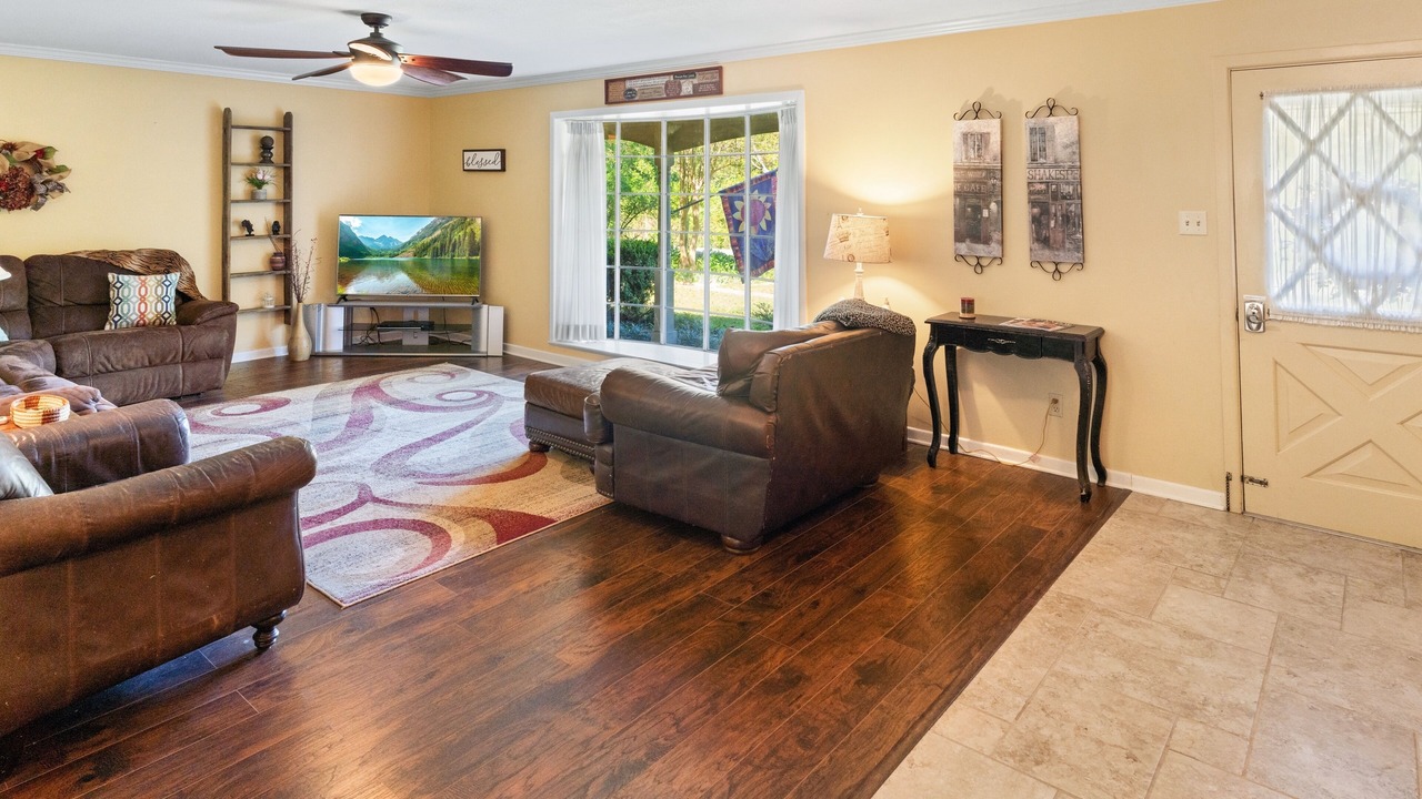 Photo of Livingroom in Longview
