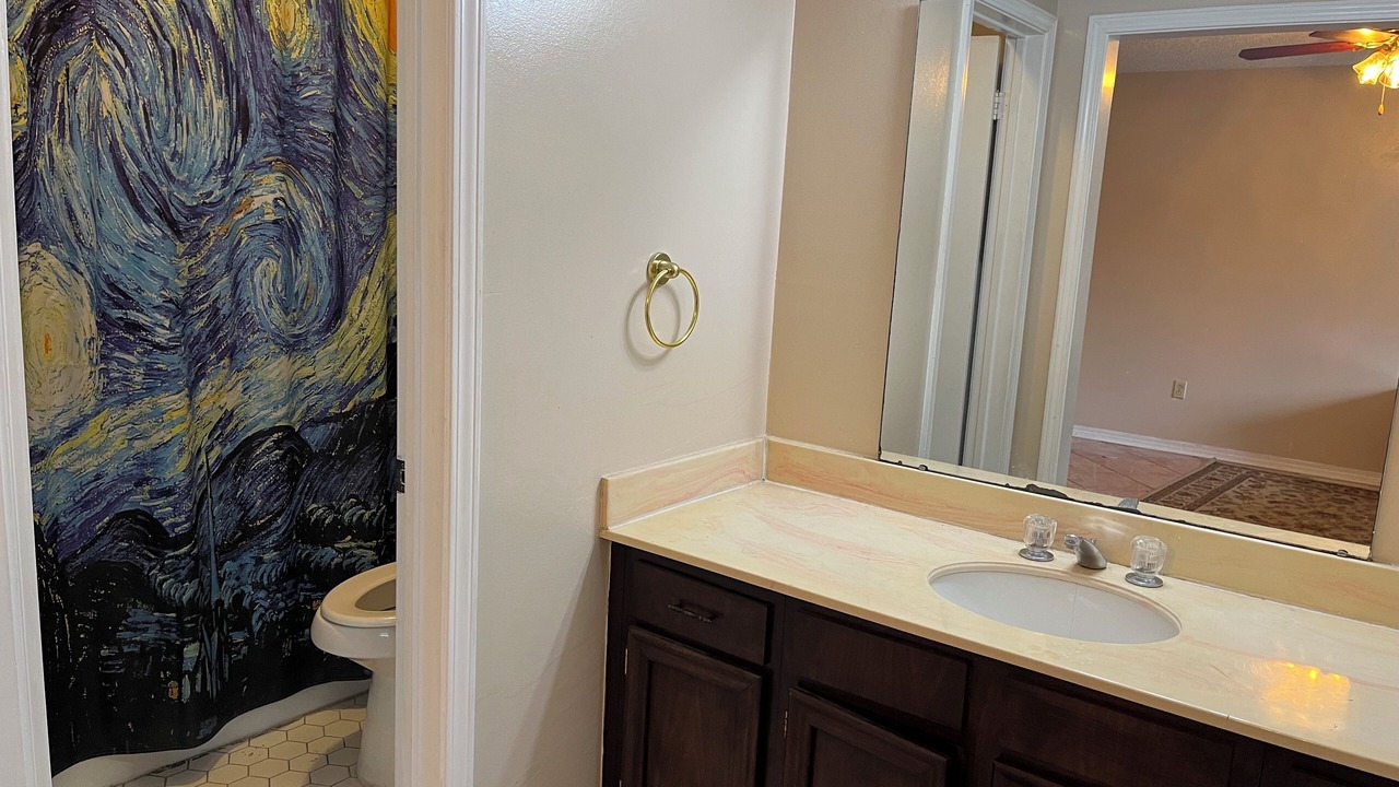 Photo of Bathroom in Tall Timbers - Brechtel