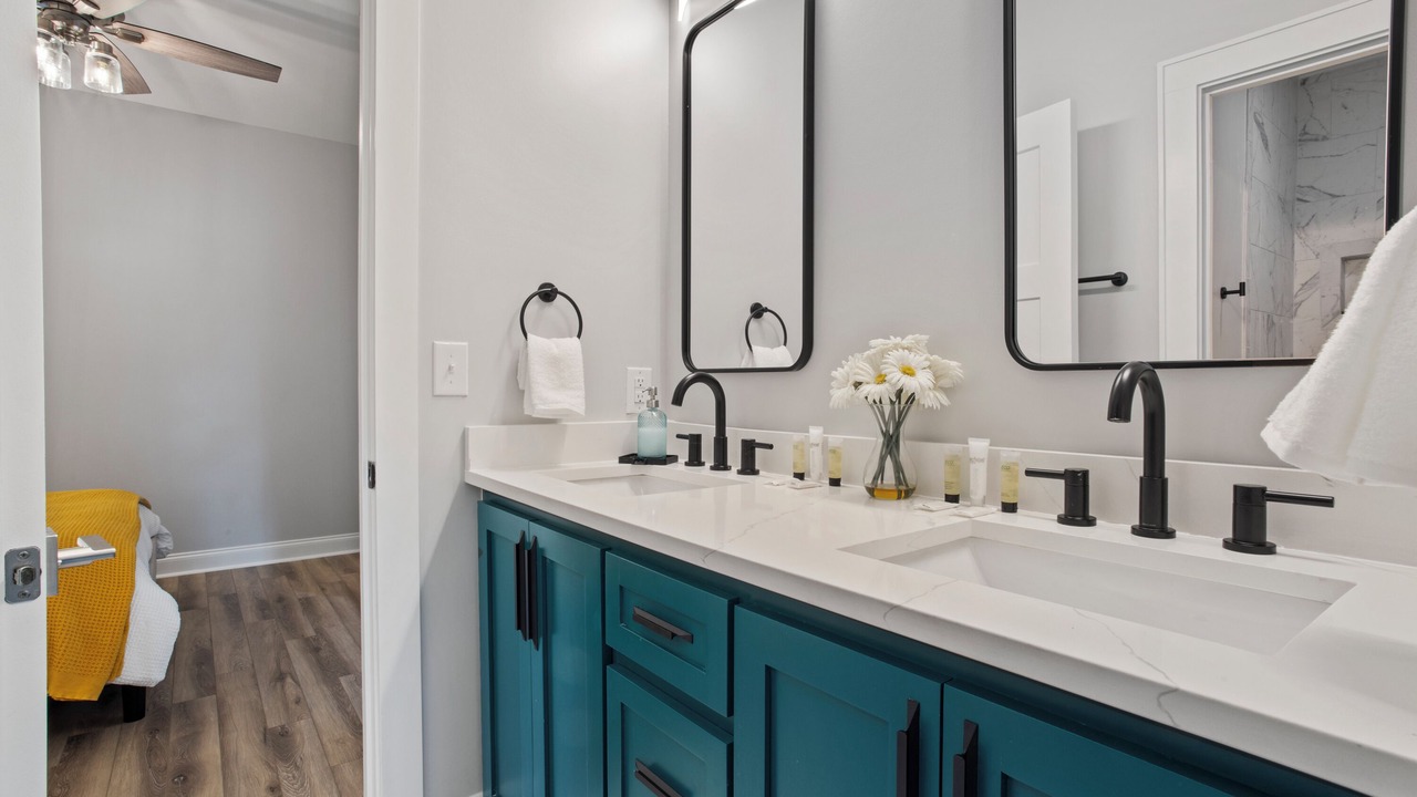 Photo of Bathroom in Henderson Point