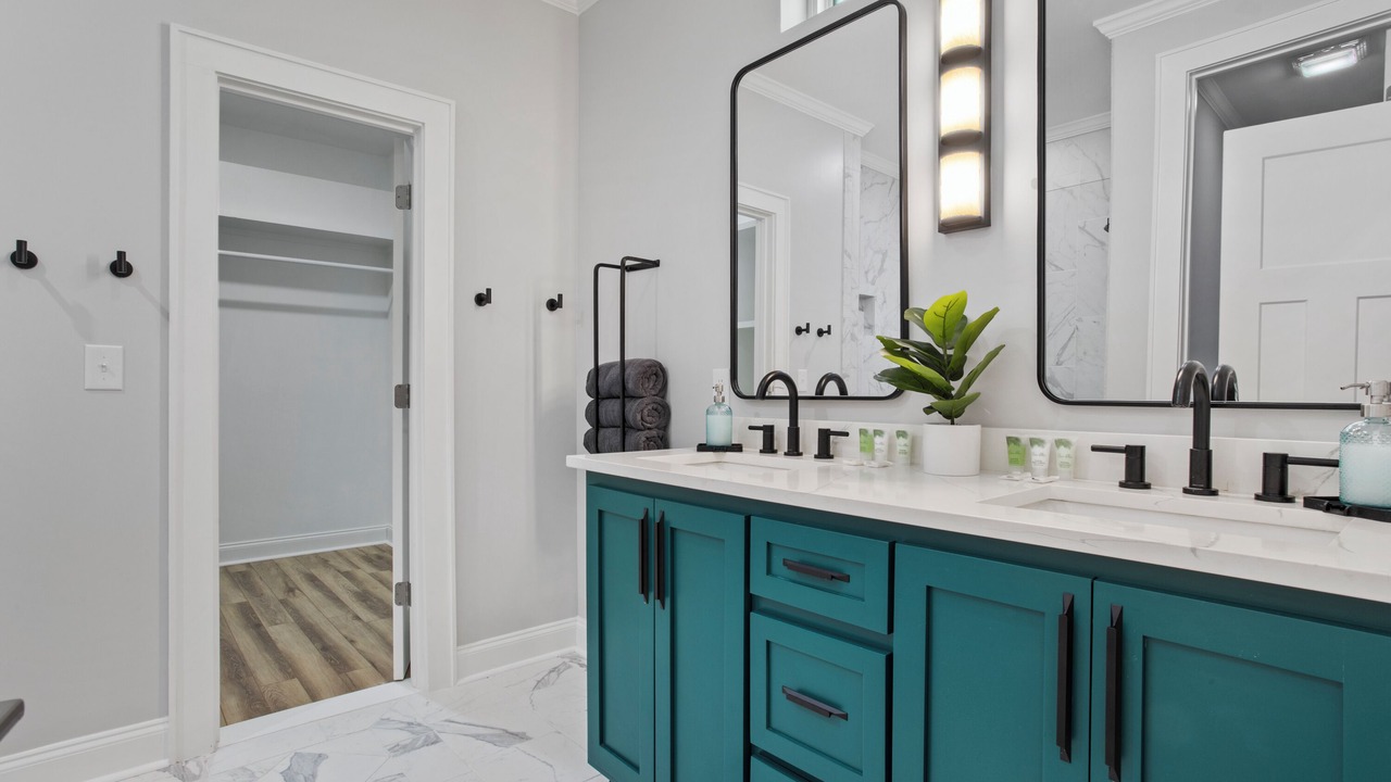 Photo of Bathroom in Henderson Point
