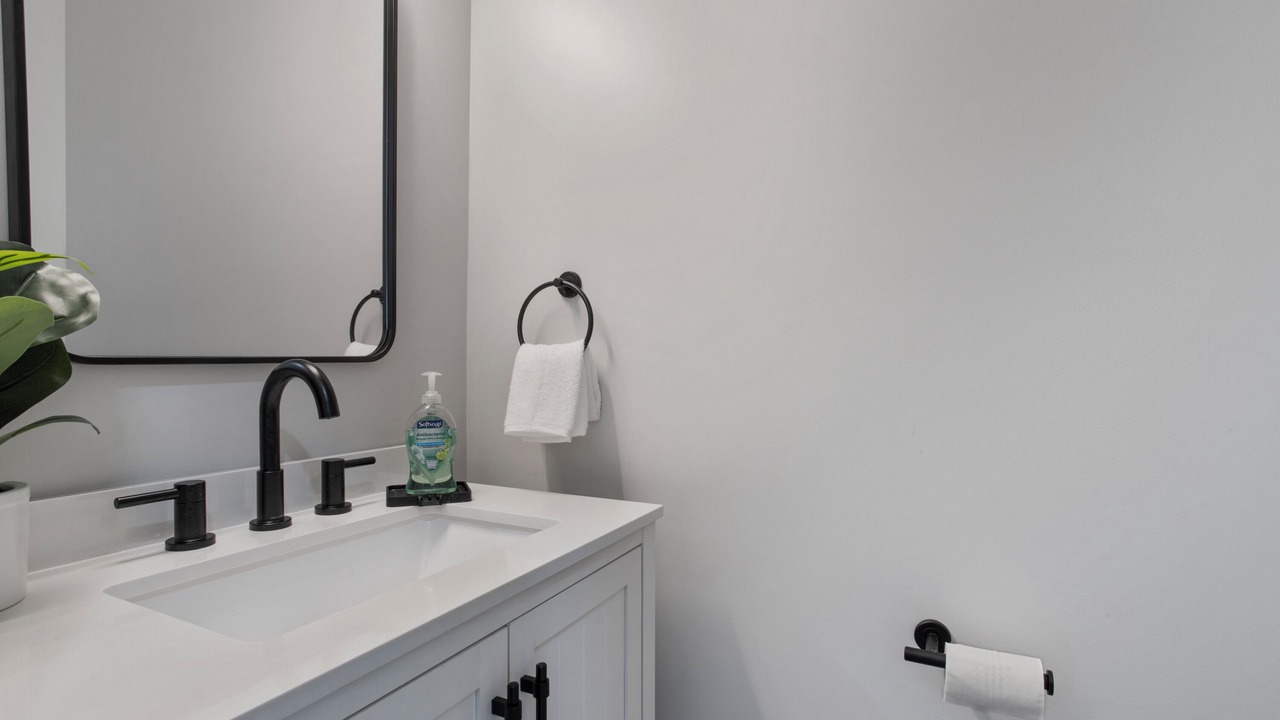 Photo of Bathroom in Henderson Point